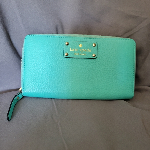KATE SPADE NY Leather handbag w/matching wallet wallet is NWOT tan inside. - Picture 7 of 10